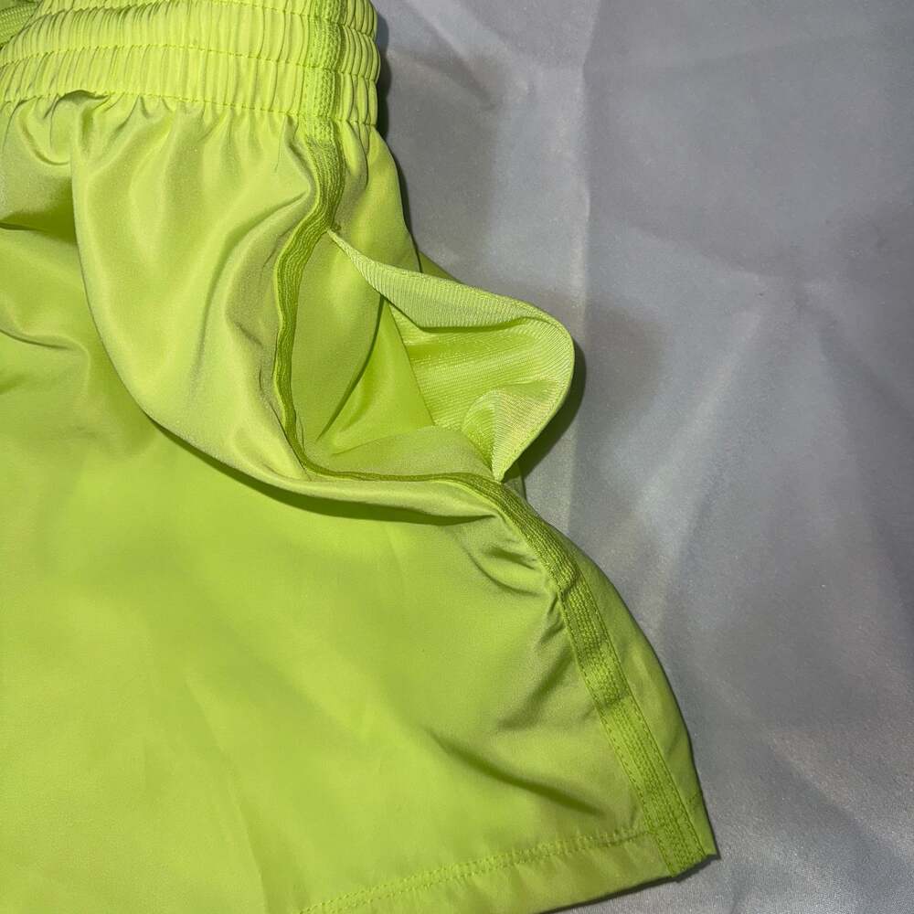 Nike Kids' Dri-FIT Multi Woven Shorts in Light Lemon Twist/White, size XS - Picture 5 of 5